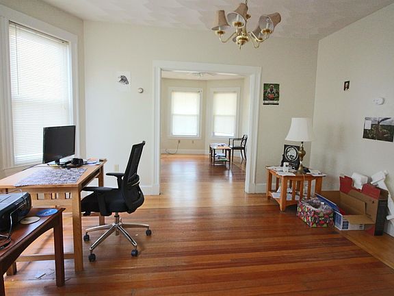 3rd image of 420 Essex St #1