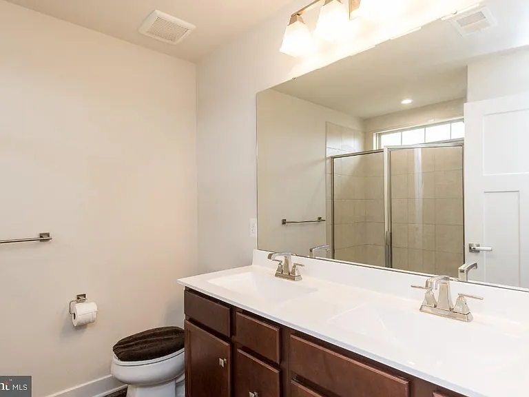 10605 Brewerton Ln — Photo 21