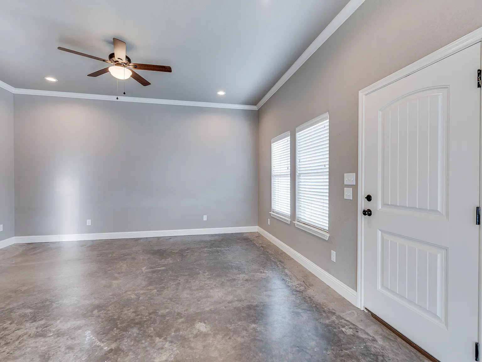 3 bed, 1200 sqft, $1,500 — Photo 2