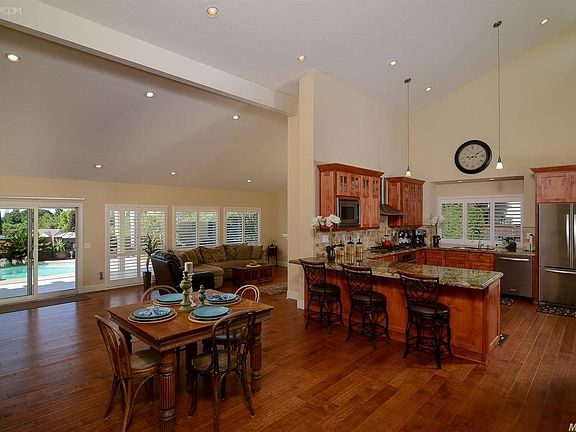 5th image of 104 Berry Creek Dr