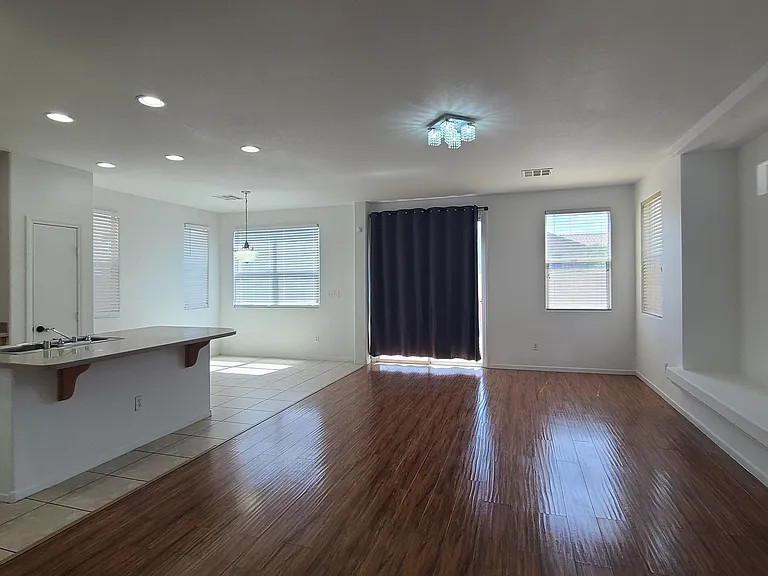 8944 Rutherford Grove St — Photo 5