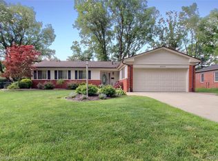 43525 Galway Dr, Northville, MI 48167