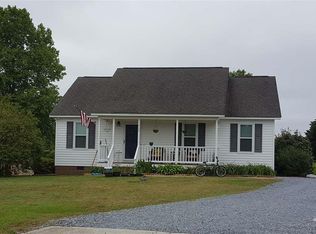 717 Slippery Bank Ct, Benson, NC 27504