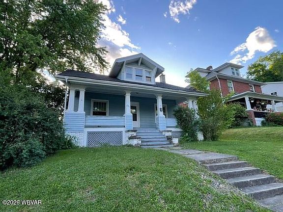 3rd image of 821 Wildwood Blvd