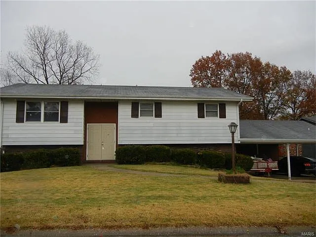 112 Britanna Dr photo 1