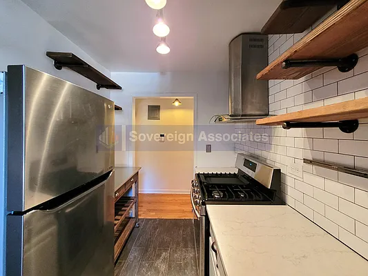 Rented by Sovereign Associates | media 9