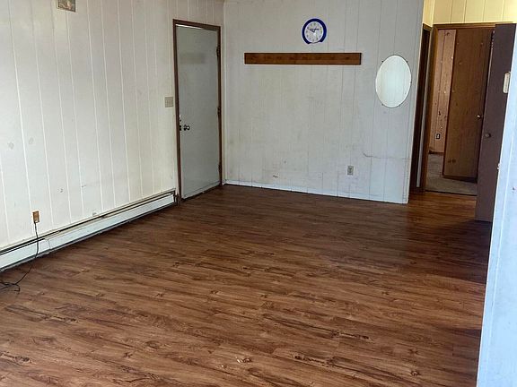 3rd image of 6253 Karluk St