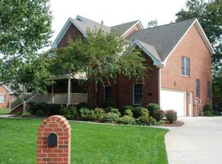 819 Wakedale Arch, Chesapeake, VA 23322