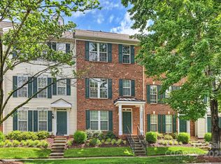 15639 Sir Charles Pl, Charlotte, NC 28277