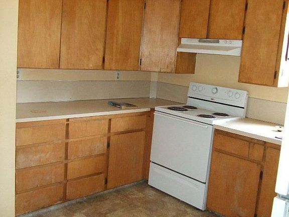 2nd image of 322 Blue Lakes Blvd