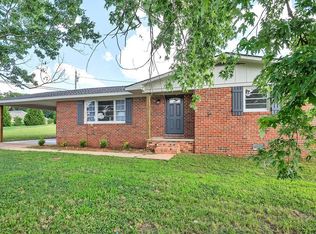 102 Fort Loudoun St, Sheffield, AL 35660