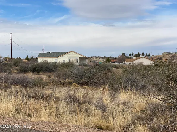 19673 E Ironwood Dr, Mayer, AZ 86333