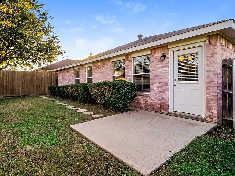 706 Langford Dr — Photo 15