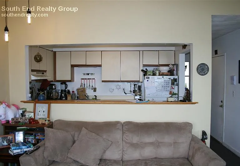 483 E Broadway #6 — Photo 36