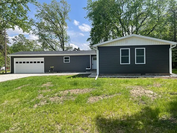 204 Greenfield Dr, Mount Pleasant, MI 48858