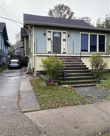 1st image of 1511 Broadway St