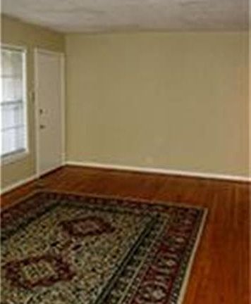 4th image of 10619 Wood Dale Dr