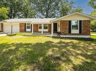 4398 Vandals Dr, Florissant, MO 63033