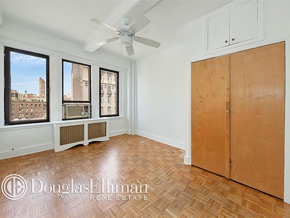 4th image of 118 W 72nd St APT 901