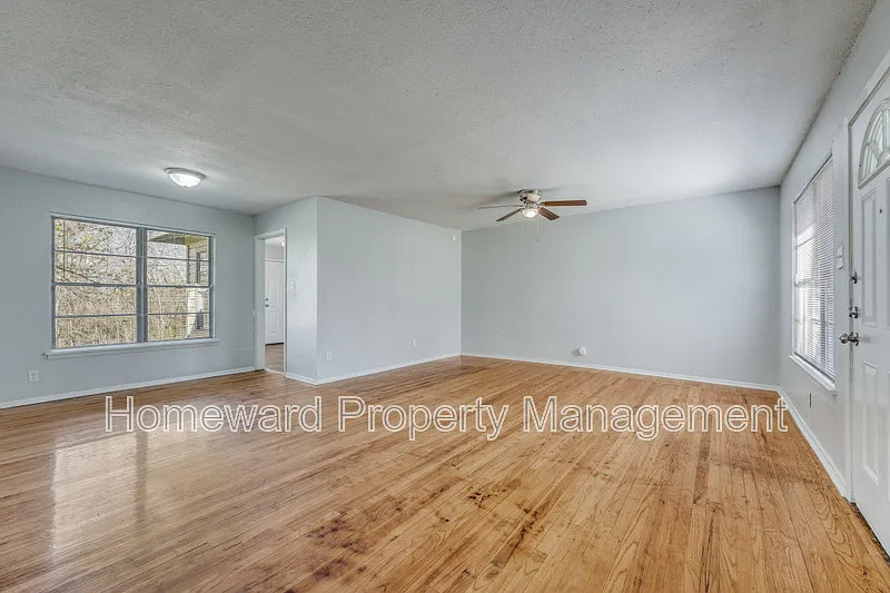 Building Photo - 7 Pershing Dr #A