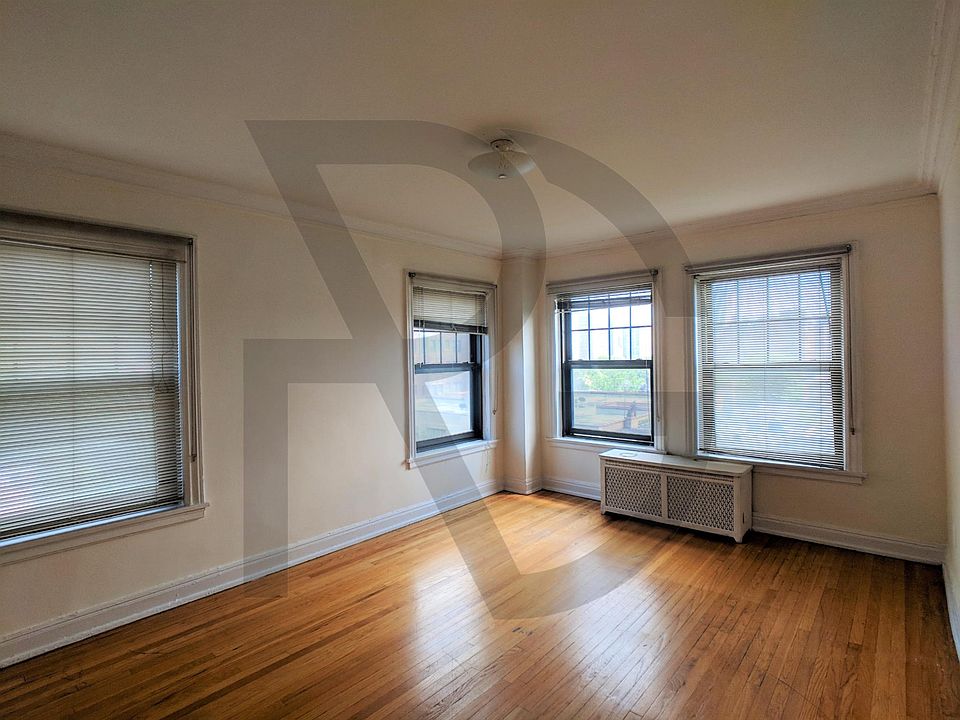 1st image of 543 W Briar Pl #2KRA