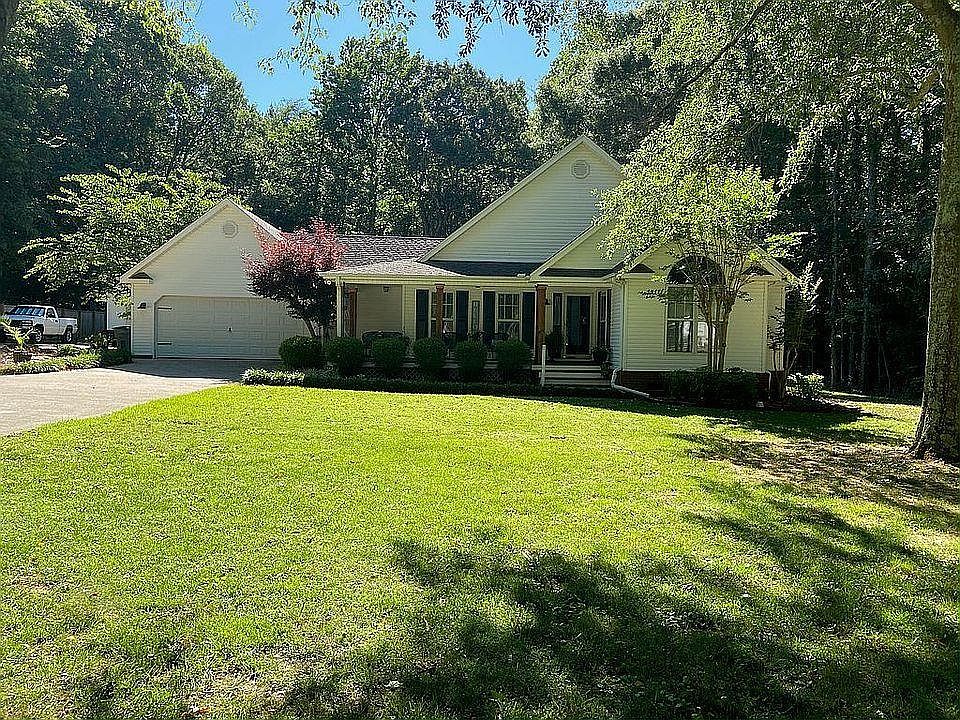 1st image of 607 Brandenburg Dr