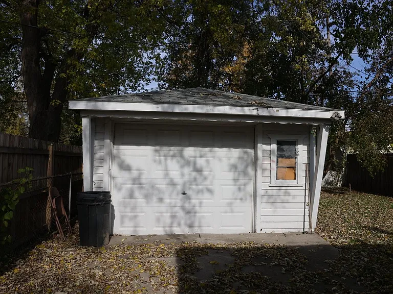 1453 E Goulson Ave — Photo 8