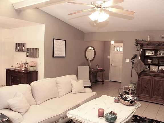 4th image of 117 W Bayside Dr