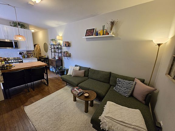 3rd image of 372 Saint Johns Pl APT 41