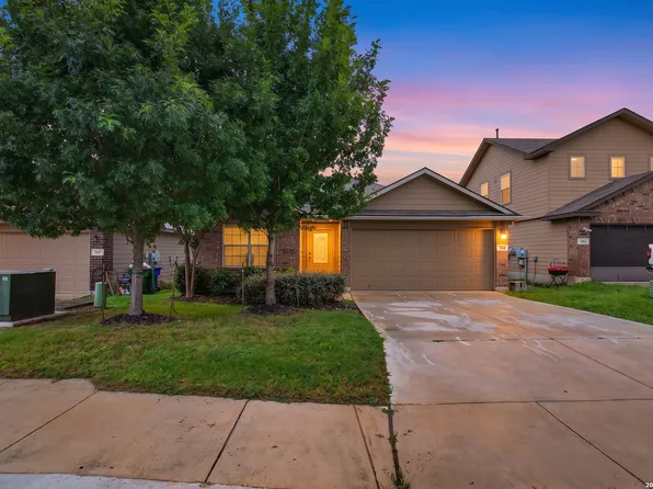 906 Red Crossbill, San Antonio, TX 78253