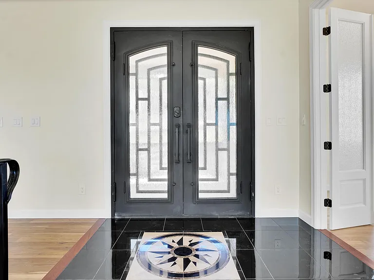 5580 Country Club Dr — Photo 6