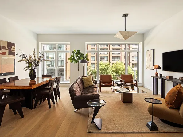 555 W 22nd St #4CE, New York, NY 10011