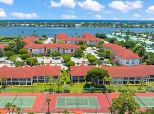 103 Half Moon Cir APT D2, Hypoluxo, FL 33462