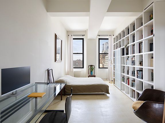 5th image of 315 7th Ave APT 17B