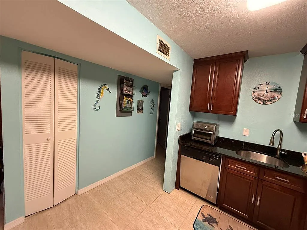 1 bed, 1.0 bath, 644 sqft, $1,100 — Photo 2