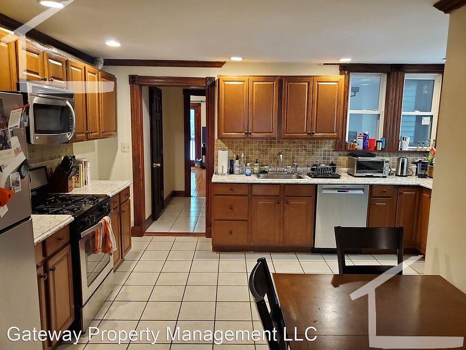 1st image of 173 Babcock St #1