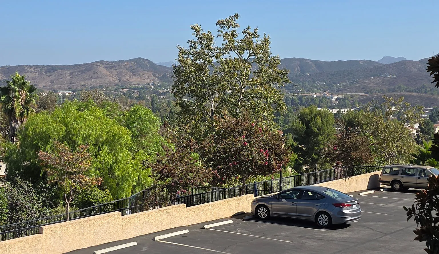 Thousand Oaks Town Home with Amazing Views Including a Two Car Garage — Photo 4