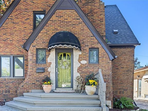 4th image of 265 Isabelle Pl
