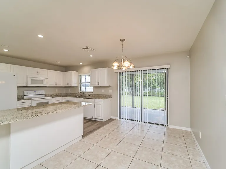1009 Nicholas Pkwy W — Photo 6