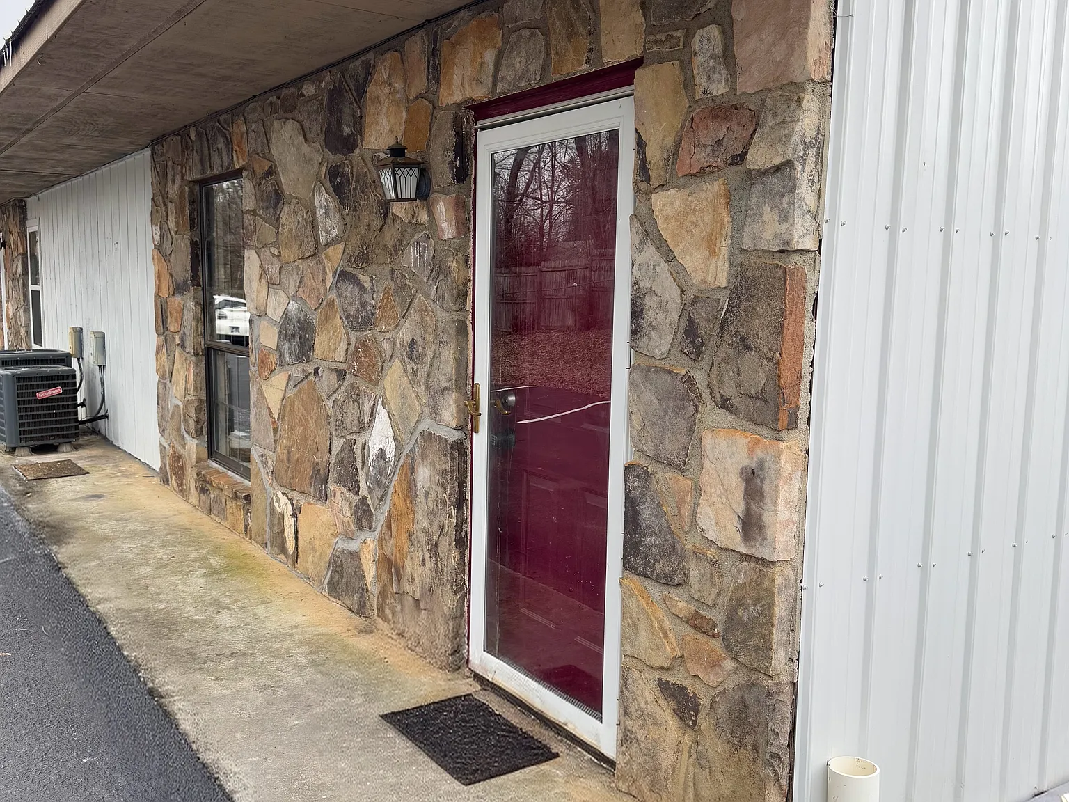 2 bed, 720 sqft, $1,249 — Photo 2