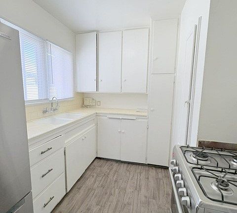 3rd image of 396 N 9th Ave