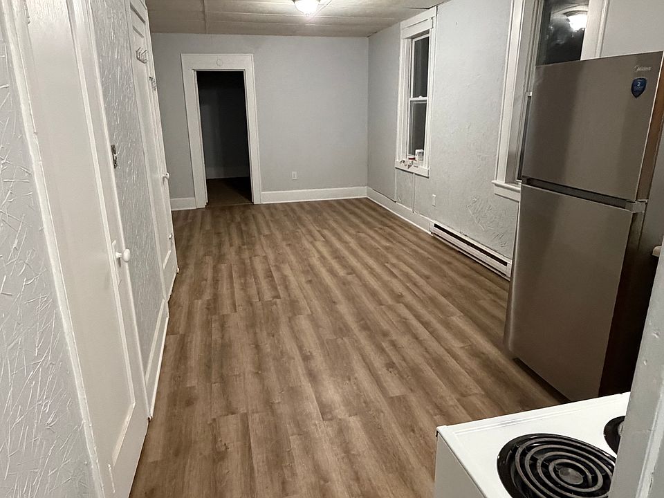 1st image of 2631 Peach St #3