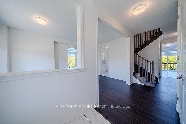 512 Trevor St — Photo 4