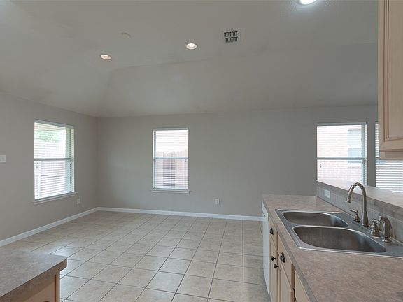 5th image of 1027 Shackelford Ln