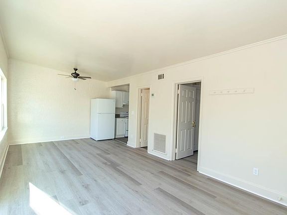 3rd image of 136 South Ave #136