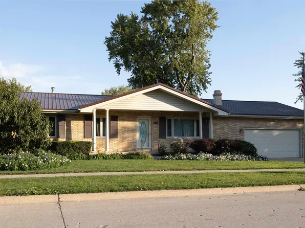 1101 E 8th St, Storm Lake, IA 50588