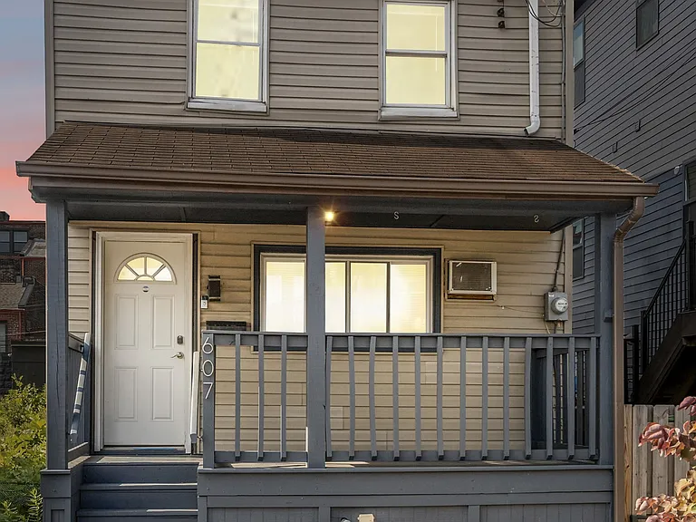 607 Foreland St — Photo 26