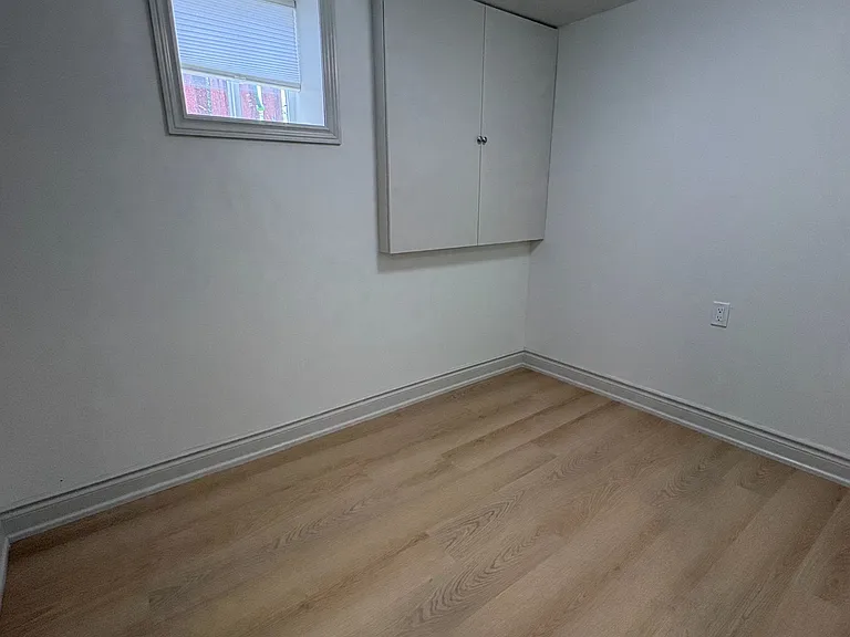 121 Lupin Dr #2 — Photo 11