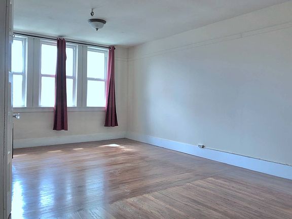 5th image of 1539 Clay St APT 1