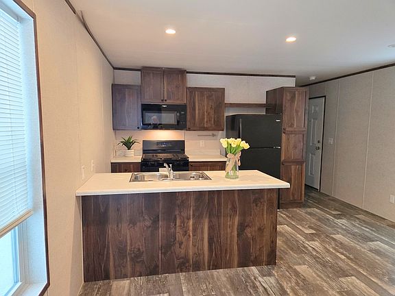 4th image of 2121 Panhandle Rd #69